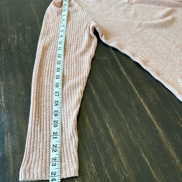 J. Crew Puff Sleeve Soft Ribbed V-neck
Sweater Top. Size Large - Picture 7 of 9